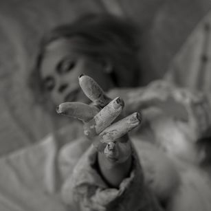 Model - AmelyDragons sing