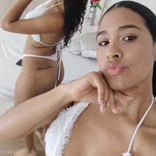 Model - SofiMorton joi