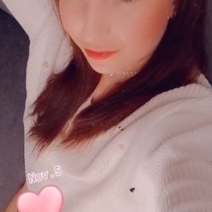 Model - Natalia HornyHoles