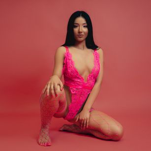 Model - RaquelleMay feet