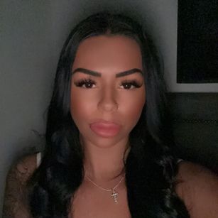 Model - Saucy Lucy masturbation