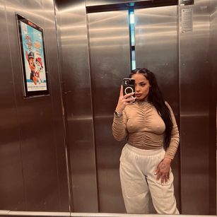 Model - Deborah adorable