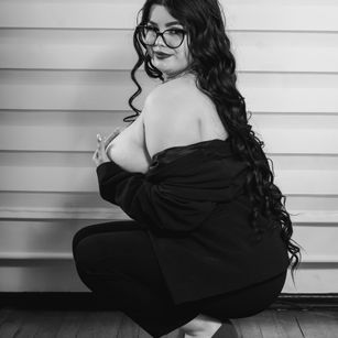 Model - BrithneyLee striptease