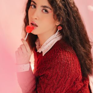 Model - LiliThompson latina