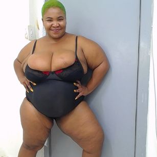 Model - Giantdeal squirting