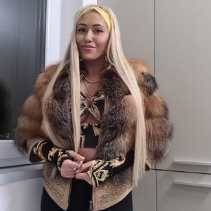 Model - JasminHere boobs