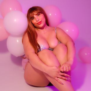 Model - Lucia Stone bigtits