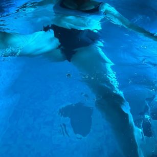 Model - NinaCherry hairy