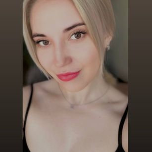 Model - Adelle young