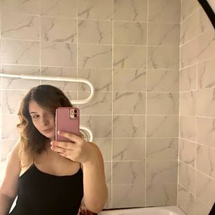 Model - MilinaFox Striptease