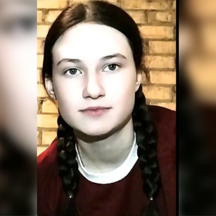 Model - StrawberryCornrows social