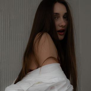 Model - Lazara young