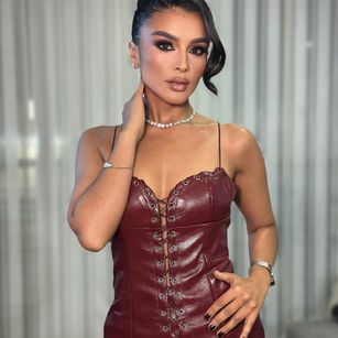 Model - Holly Brensone anal