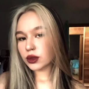 Model - Rebecca teen