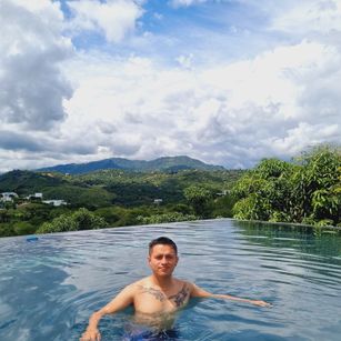 Model - Timothi bigass