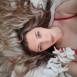 Model - Sharon_groan legs