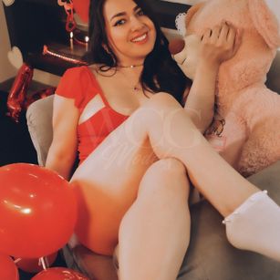 Model - Kim Kalifa cum