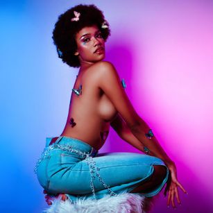 Model - Venus Fantasyy pussy