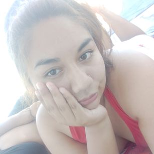 Model - Nicole curiosa