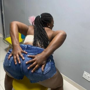 Model - Sexynaomi submission