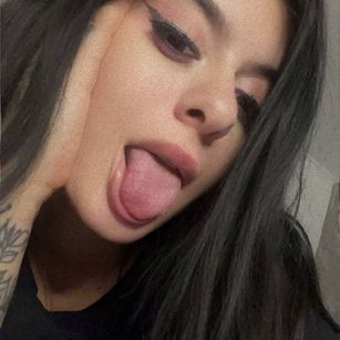 Model - Divine Aria shaved