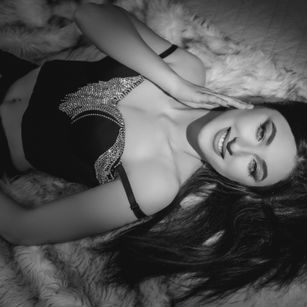 Model - ZoeCarther feet