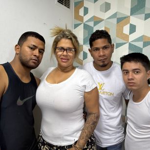 Model - VioletBigBoobsGtGngBng latina