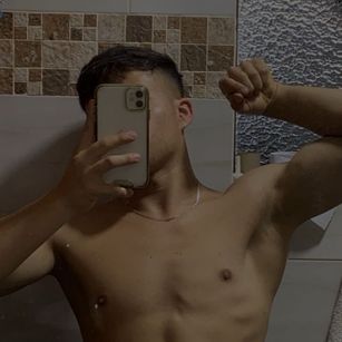 Model - Diego Moya latino