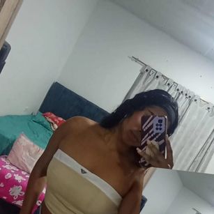 Model - CarolineHottiee bigass