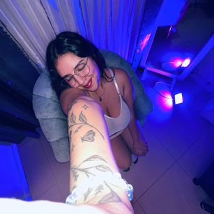 Model - paulette dupont squirt