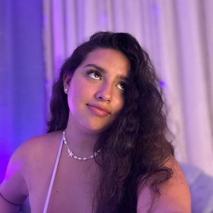 Model - paulette dupont saliva