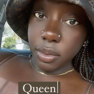 Model - DiamondHazeXXX Ebony