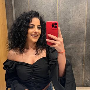 Model - Anna Bunnyx smile