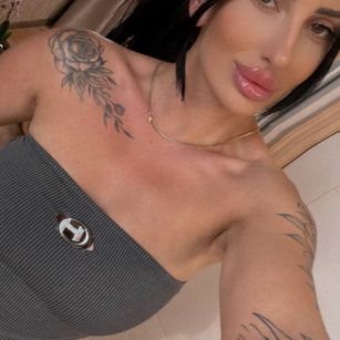 Model - dominika fastresponse