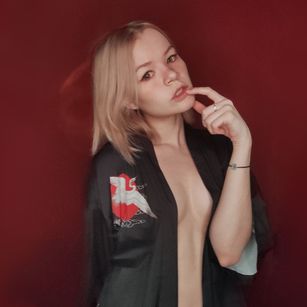 Model - AliceMelt dildo