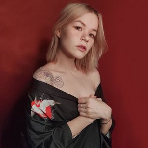 Model - AliceMelt smalltits