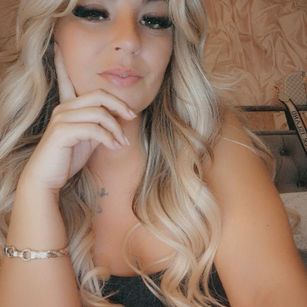 Model - LusciousLayla masturbation