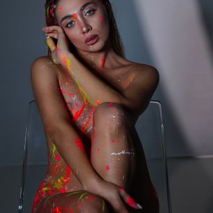 Model - PamelaChase legs