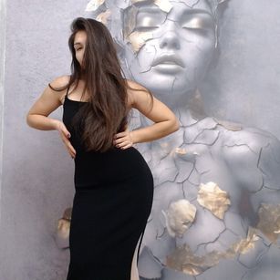 Model - Vlada brunette