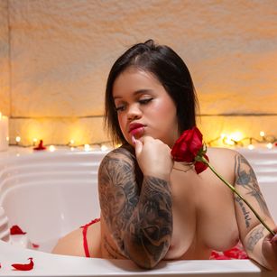 Model - Sussy Roxy latina