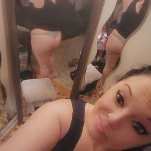 Model - Mrs Jinx MILF