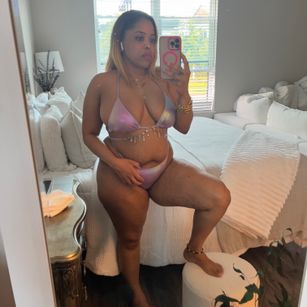 Model - prettycheek kinky