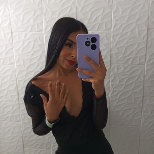 Model - AmberDux webcam