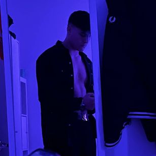 Model - Artur bigcock