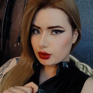 Model - Catherine Hell MISTRESS