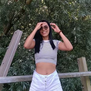 Model - VictoriaLatin FRIENDLY