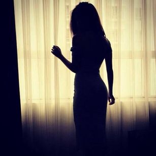 Model - Emily longlegs