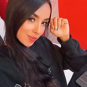 Model - AmberDux webcam