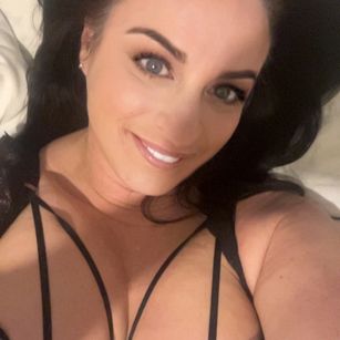 Model - BonnieLove_x alwayssmiling