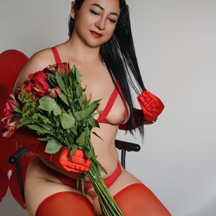 Model - Sofia Milf deepthroat